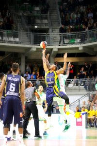 ESSM LE PORTEL - HYERES TOULON VAR BASKET