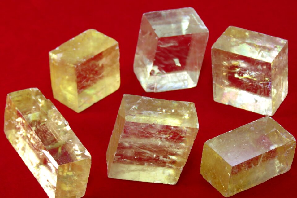 Mineral kopalina color stone