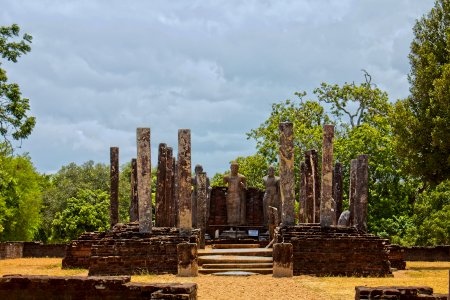 Madirigiriya Watadageya