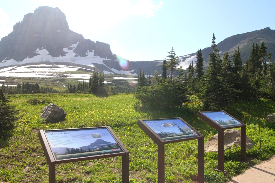 Geology exhibits - Logan Pass