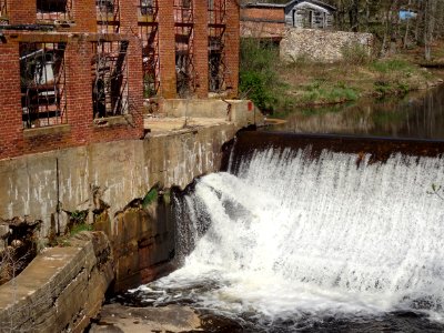Norton Mill Dam detail photo