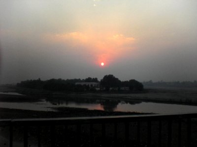 Sun goes down on 16th Century monument