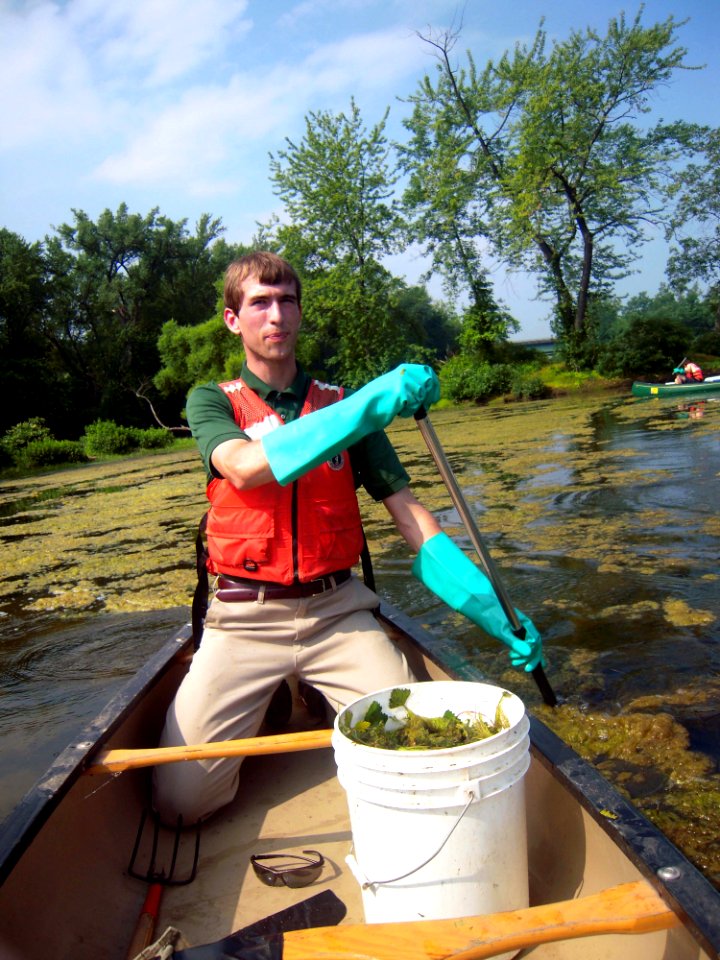 USFWS intern Christopher Poulin