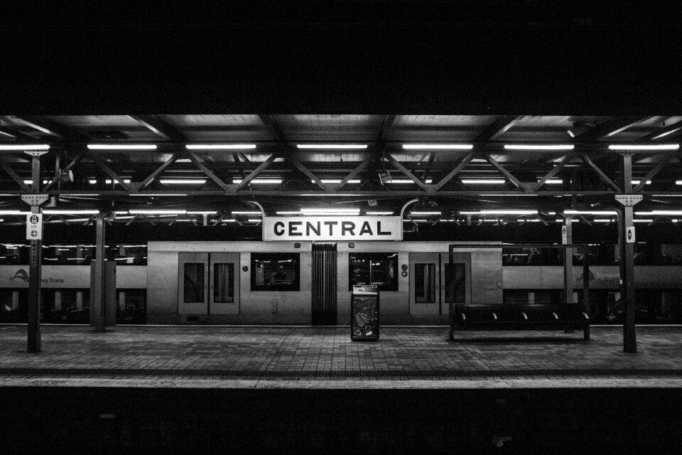 Traffic platform subway