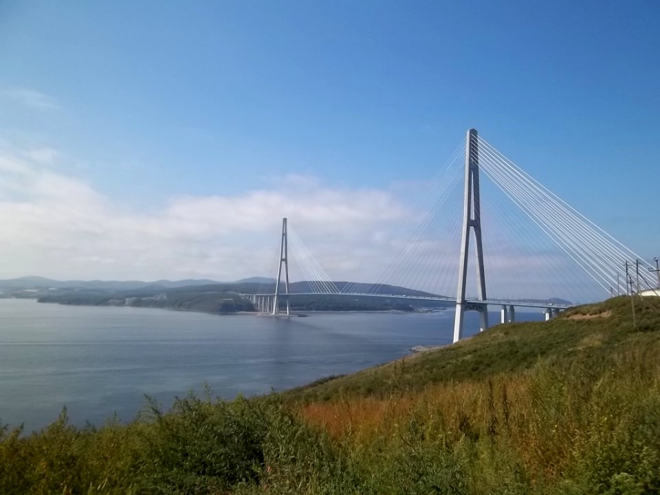 100 2066 Eastern Bosphorus bridge and Russky Island, Vladivostok