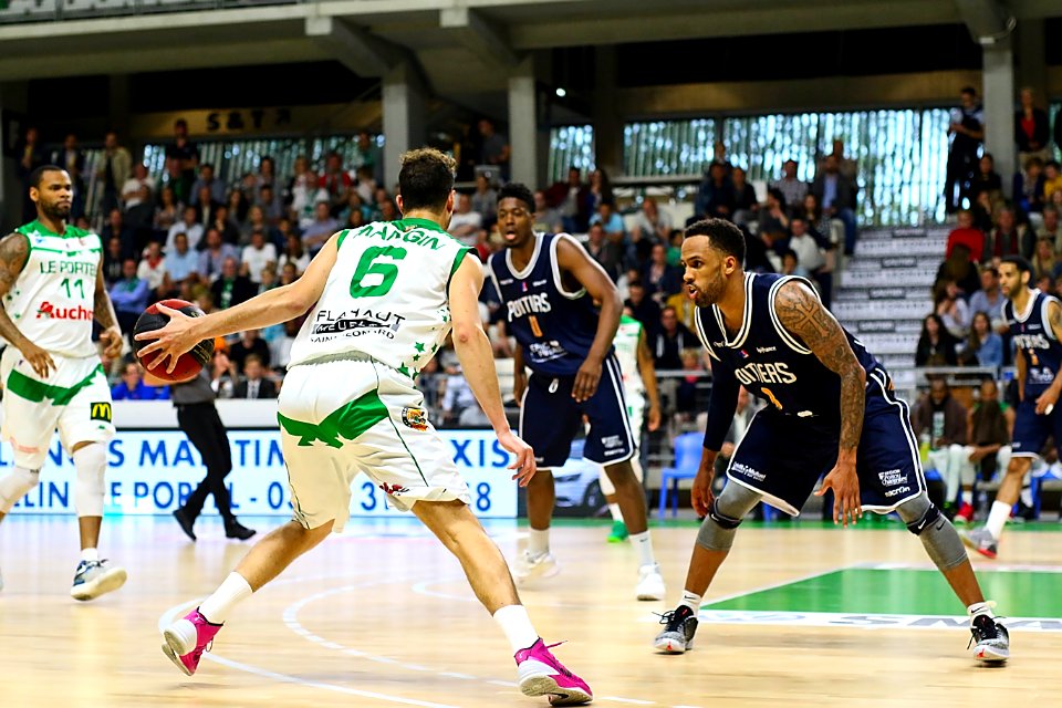 ESSM POITIER PRO B BASKET