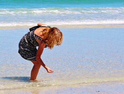 Sea ocean clam search