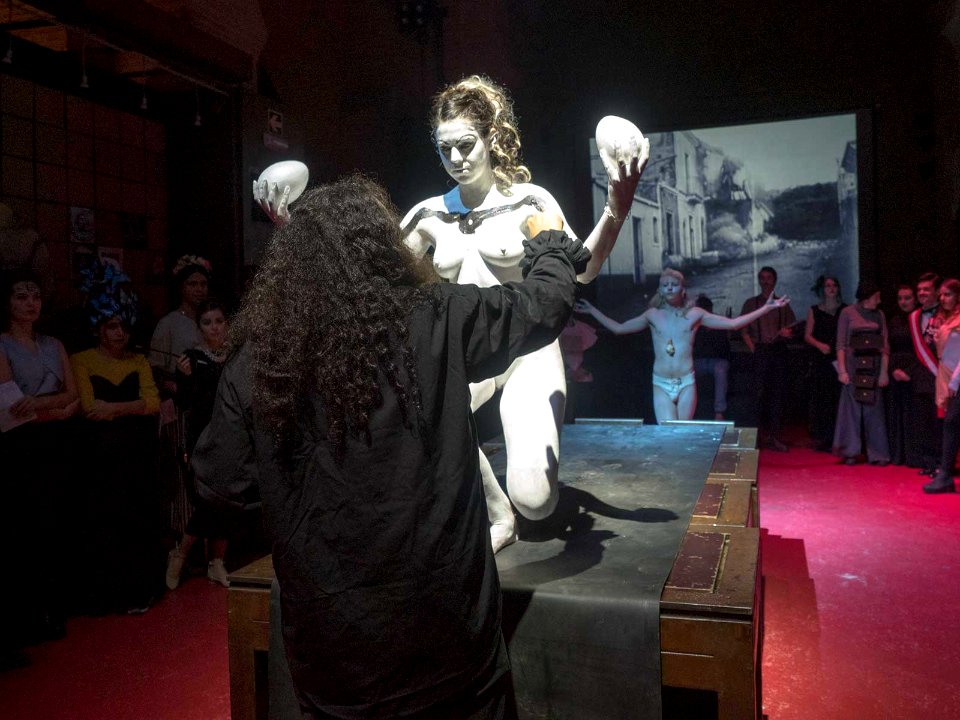 Happenig SURREALISMO en el CIRCULO DE ARTE DE TOLEDO fotografía angelaruizgarrido (72)