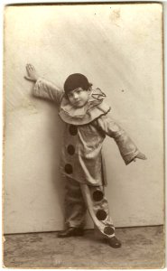 Sweet young Pierrot, Bajos, Spain