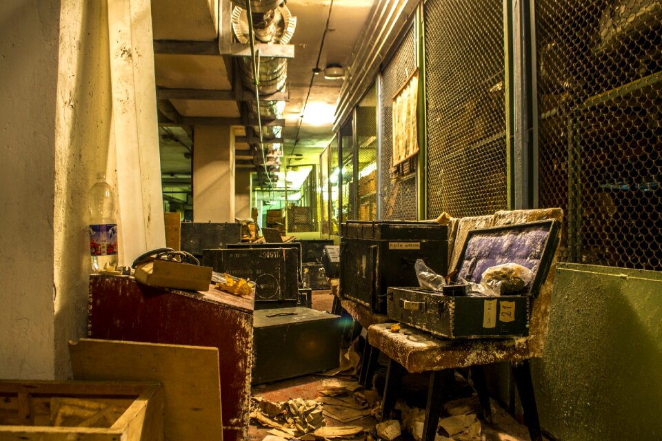 The abandoned boxes digging