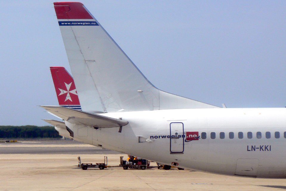 MM00-0708 TRV AL AIRPORT RM FUN FZ7