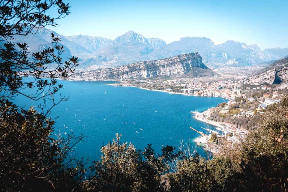Blick auf den Gardasee in Italien