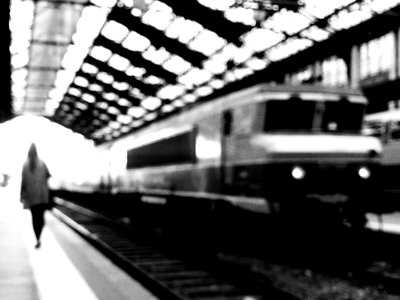 SNCF 507409 stands at Paris-Gare de Lyon. photo