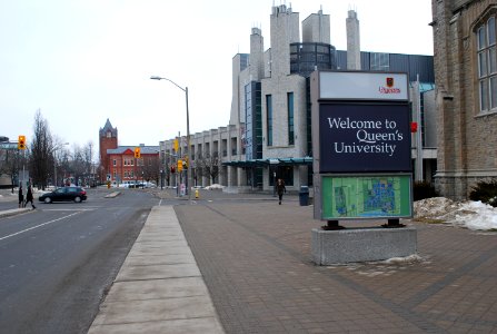 Welcome to Queen's University photo