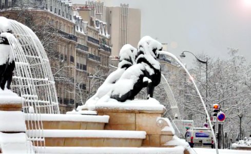 Paris under snow 3