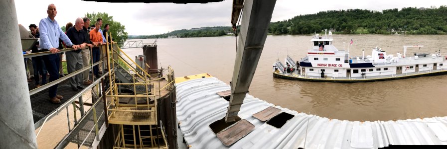 Secretary Perdue observes barge loading in Cincinnati.