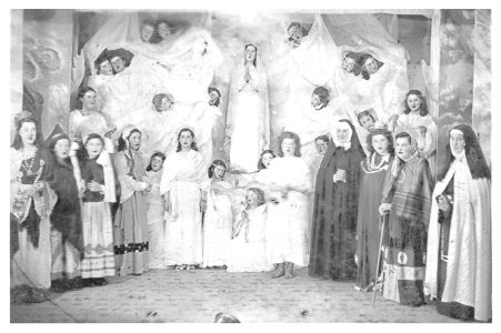 Representación cuadro biblico, colegio de monjas Ancud 1942. Autor desconocido. photo