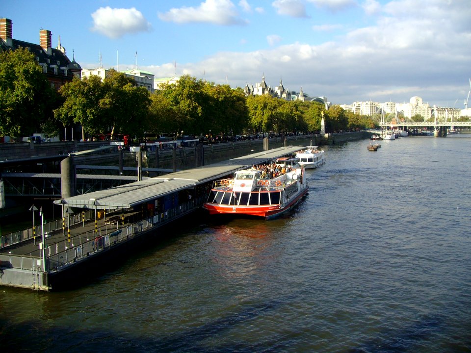 Spring time in London Thames River
