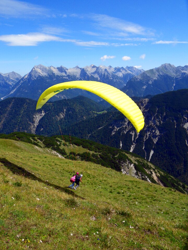 Mountain parachute extreme