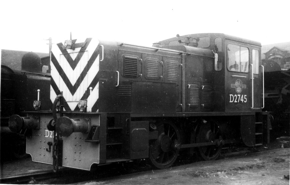 D2745 . St Margaret's Loco Shed , Edinburgh . photo