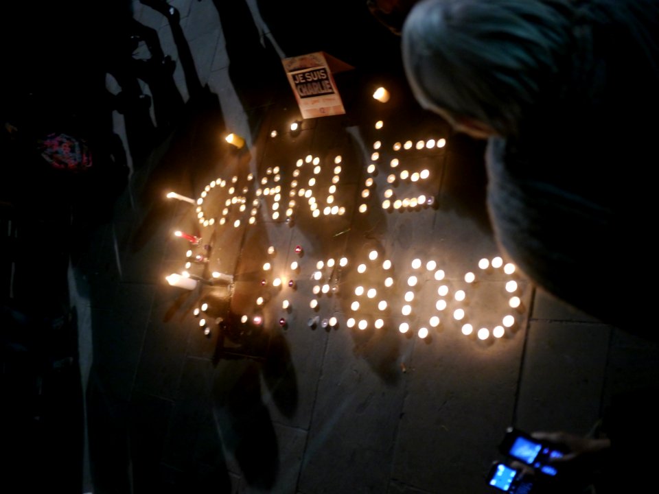 Rassemblement de soutien à Charlie Hebdo - 7 janvier 2015 - Toulon -  P1980306