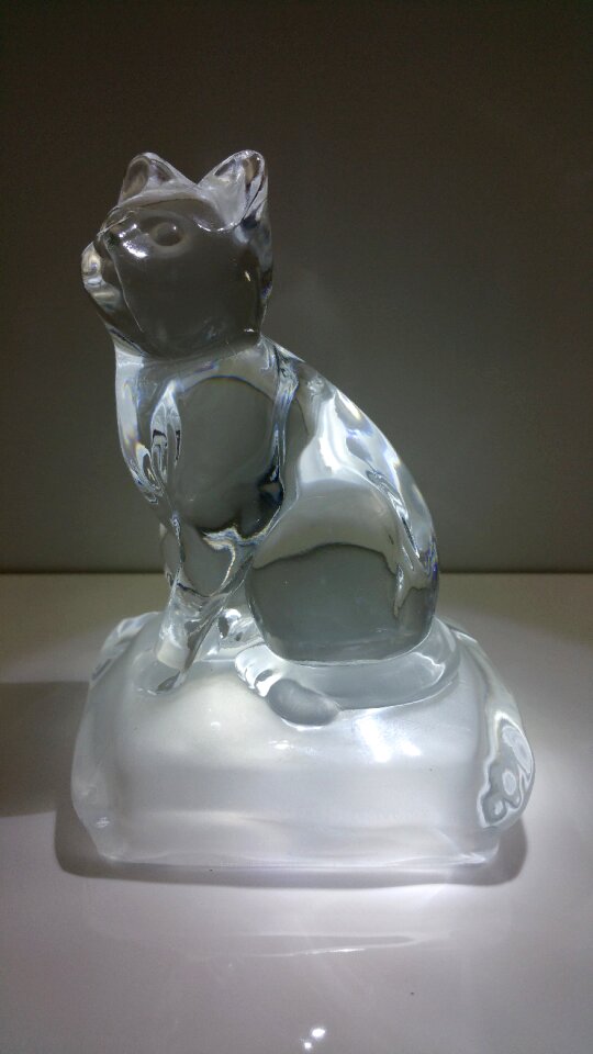 Glass crystal figure