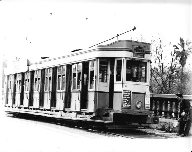 Remembering Sydneys Trams - P-class. 1607 stands at the top of the Pitt Street ramp.