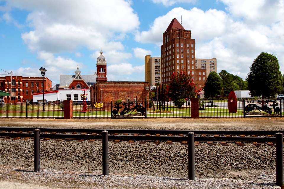 D 2017 7 9104 Kinston landscape LF