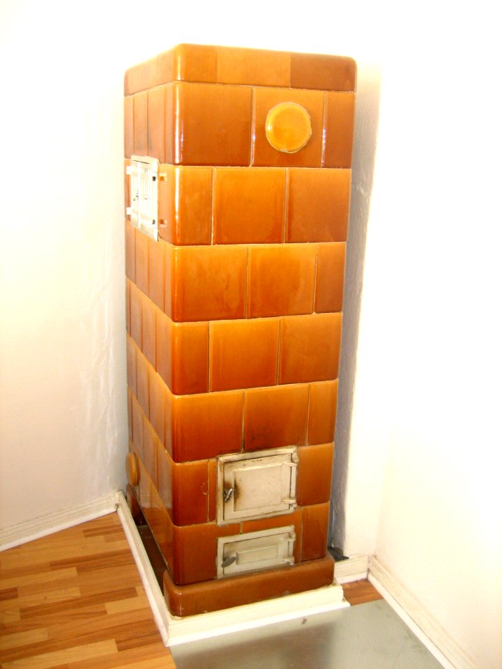 "Tile Oven" Kachelofen in Prenzlauer Berg, Berlin