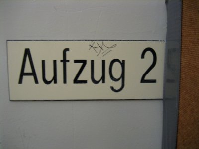 "Aufzug 2" German elevator label