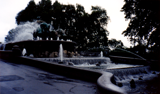 078 - 02 268 80 - 02A - Gefionfontein, Kopenhagen, augustus 1994 photo