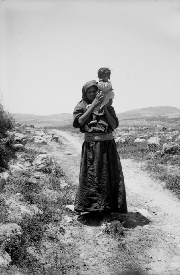 No Known Restrictions: Woman and Child from Matson Collection, ca. 1898-1946? (LOC)