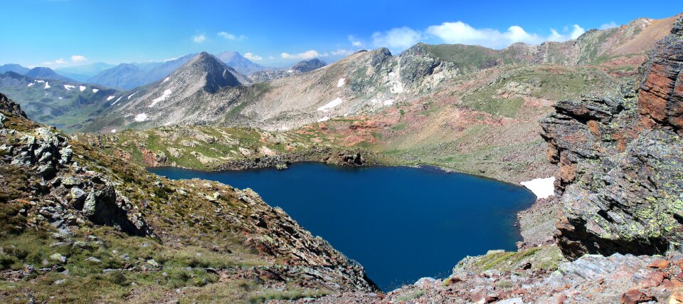 Pyrénées landscape view photo