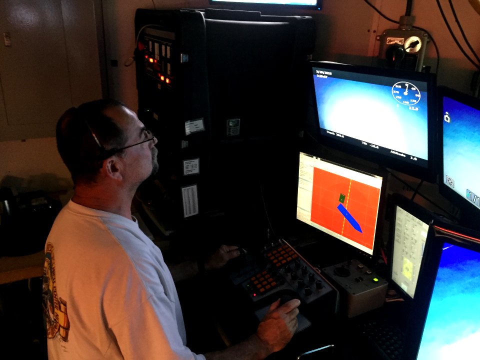"Driving" the ROV from the Ship