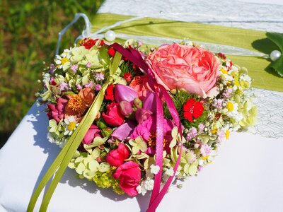 Bouquet groom wedding photo