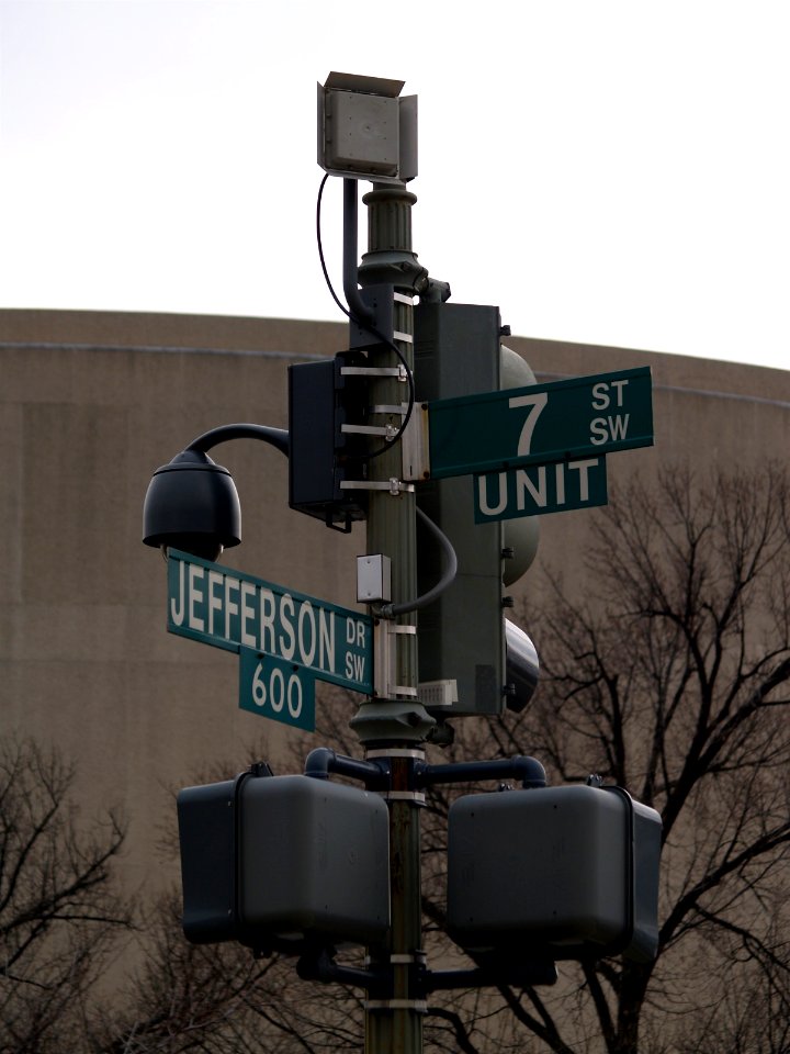 Streetlight Surveillance Camera & Antenna, Jefferson Drive SW & 7th Street SW (Washington, DC)