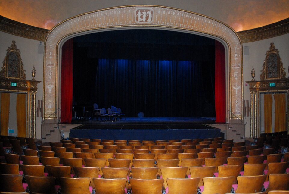 Curtain drama theatrical