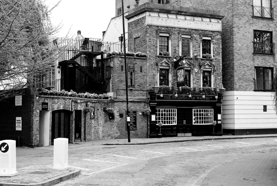 The Prospect of Whitby public house, Wapping, London photo