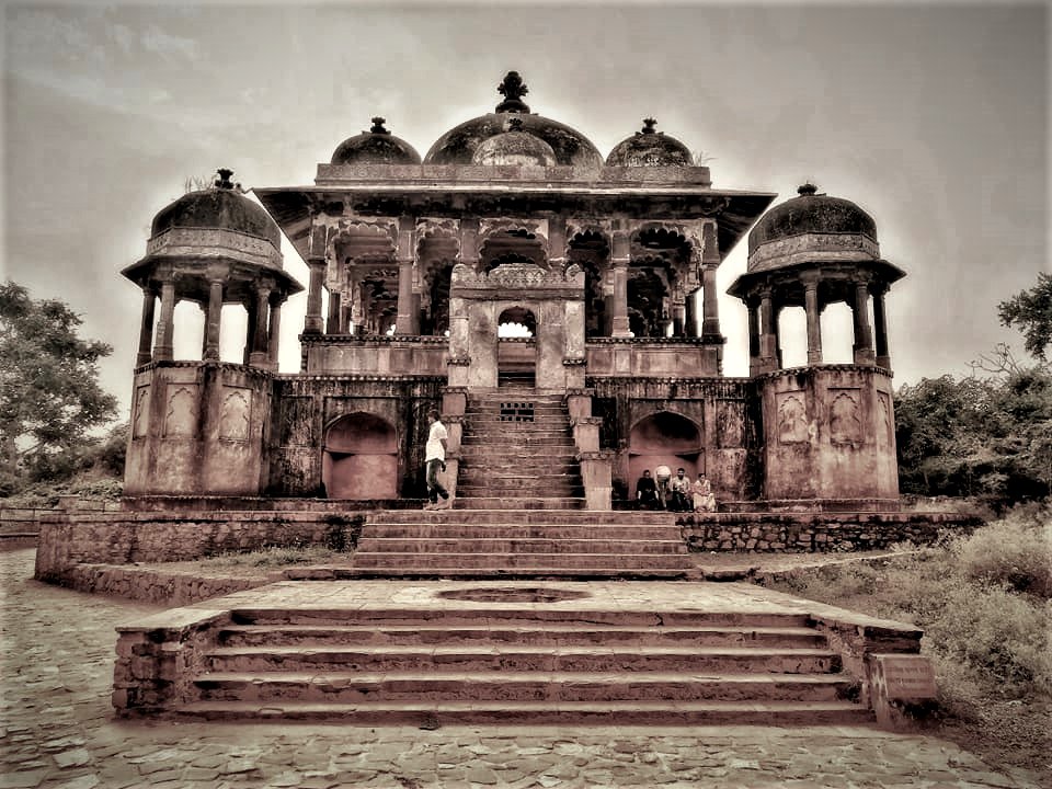 Ranthambore 32 pillars photo