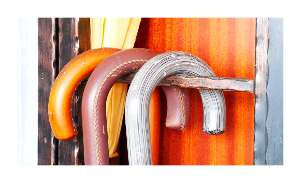 Umbrella handles - it is also a weapon for protection