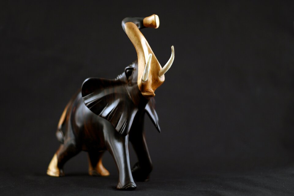 Sculpture ruesseltier artwork