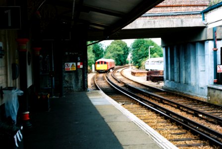 1938 stock unit 008 approaching Ryde St Johns Road station from the North photo