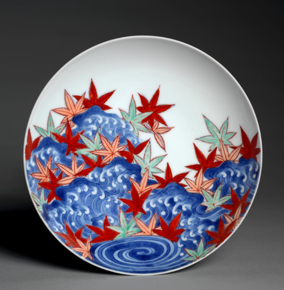 Dish with Maple Leaves in Waves-2017.62 full