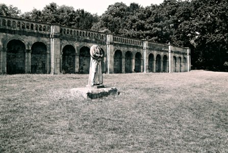 Headless statue photo