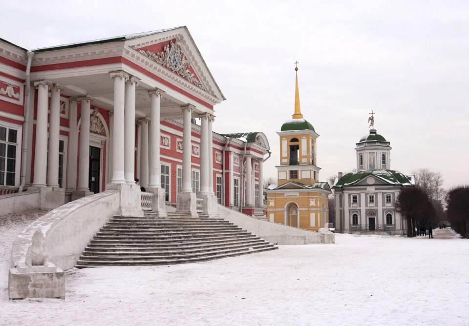 Russia city park partly cloudy