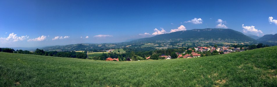 Pays de l'Albanais Panorama du massif des Bornes et des Bauges vu depuis Héry-Sur-Alby photo