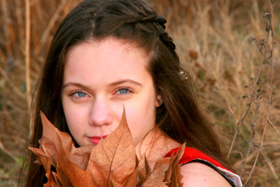 Blue eyes leaves nice