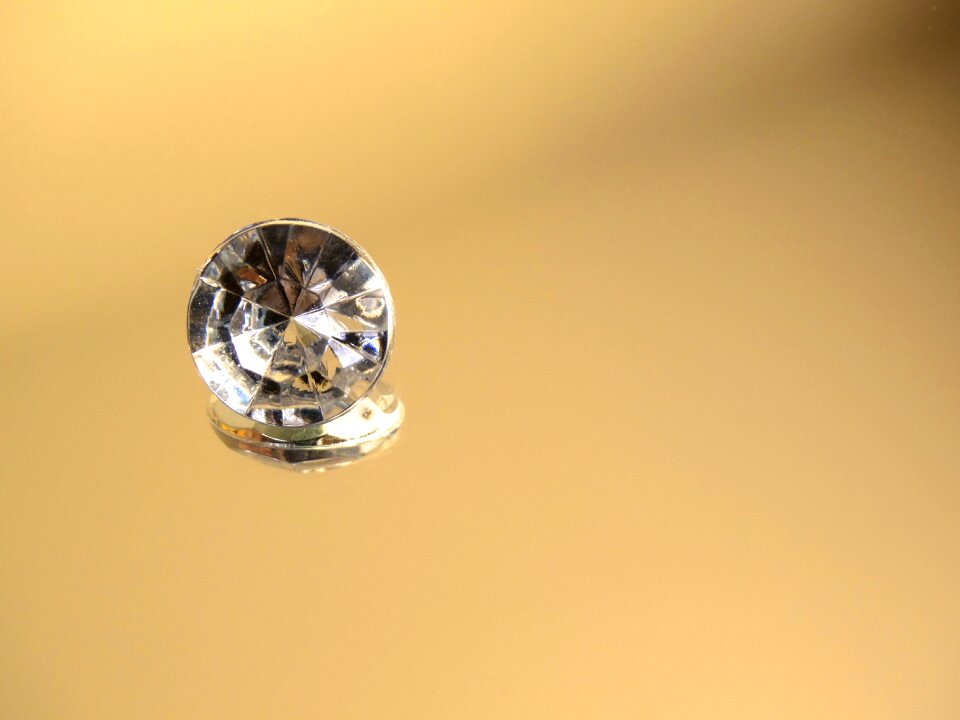 Light shine plastic jewelry noble