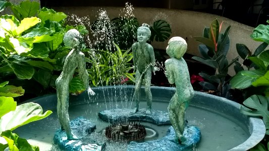 misc playing fountain2