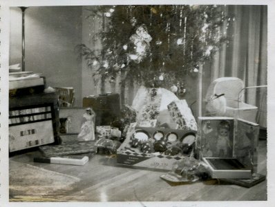misc 1950s Christmas gifts 1